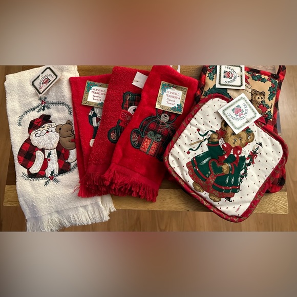Christmas in July - 6 Items  Guest Towels & Pot Holders (1 Mitt) - Picture 1 of 11
